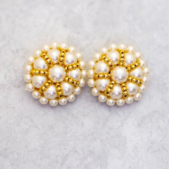 Vintage White Faux Pearl Flowers Gold Tone Stud Earrings - C14 - Picture 1 of 2